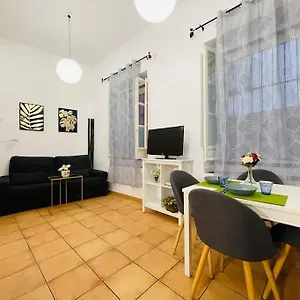 San Roman. Centrico Y Acogedor. Siviglia
